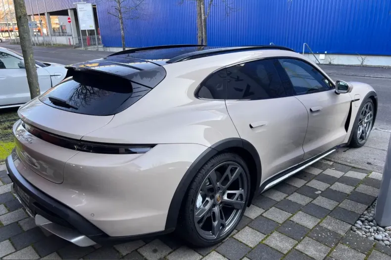 Porsche Taycan din 2023 cu 2.100 km - oferta POR205213 - foto 30