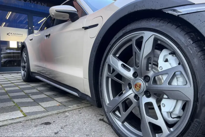 Porsche Taycan din 2023 cu 2.100 km - oferta POR205213 - foto 33