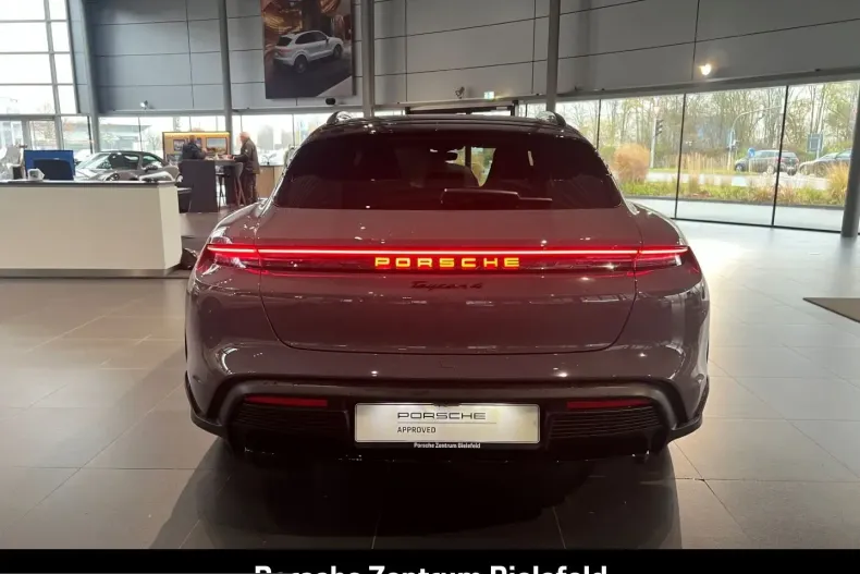 Porsche Taycan din 2024 cu 15.925 km - oferta POR205214 - foto 4