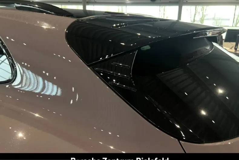 Porsche Taycan din 2024 cu 15.925 km - oferta POR205214 - foto 13