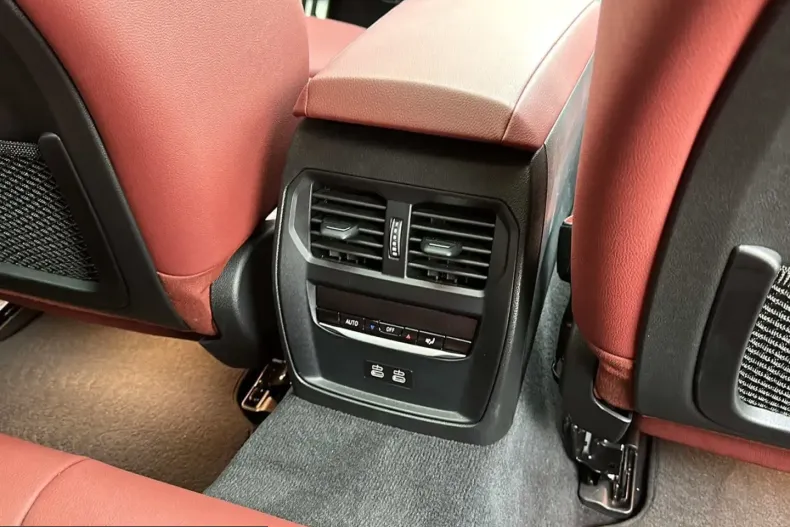 BMW i4 (Seria 4) din 2023 cu 17.888 km - oferta BMW205221 - foto 16