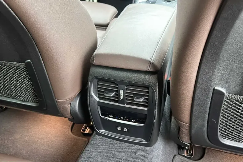 BMW i4 (Seria 4) din 2023 cu 20.243 km - oferta BMW205222 - foto 10