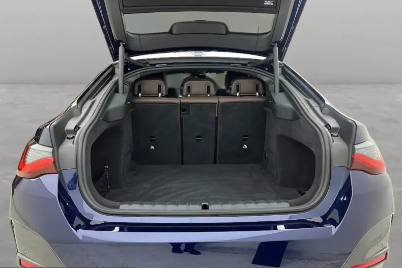 BMW i4 (Seria 4) din 2023 cu 20.243 km - oferta BMW205222 - foto 11