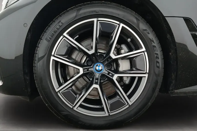 BMW i4 (Seria 4) din 2023 cu 19.751 km - oferta BMW205223 - foto 6