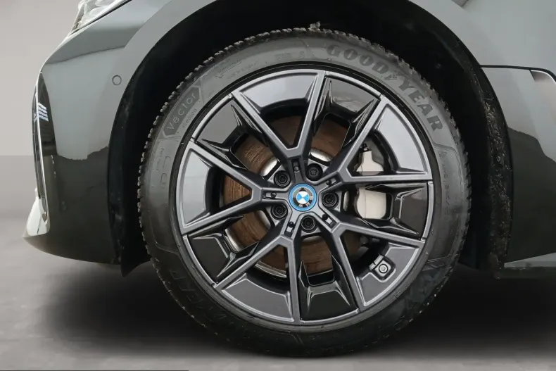 BMW i4 (Seria 4) din 2023 cu 13.896 km - oferta BMW205225 - foto 6