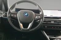 BMW i4 (Seria 4) din 2023 cu 13.896 km - oferta BMW205225 - foto 9