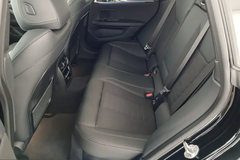 BMW i4 (Seria 4) din 2023 cu 13.896 km - oferta BMW205225 - foto 11