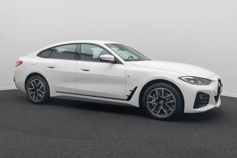 BMW i4 (Seria 4) din 2023 cu 24.878 km - oferta BMW205230 - foto 3