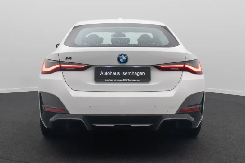 BMW i4 (Seria 4) din 2023 cu 24.878 km - oferta BMW205230 - foto 7