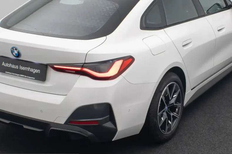 BMW i4 (Seria 4) din 2023 cu 24.878 km - oferta BMW205230 - foto 14