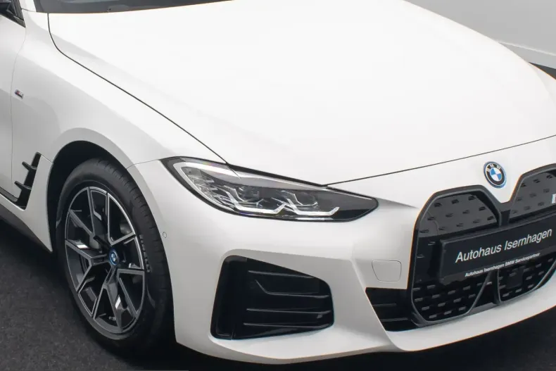 BMW i4 (Seria 4) din 2023 cu 24.878 km - oferta BMW205230 - foto 17