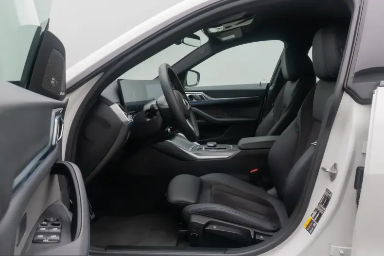 BMW i4 (Seria 4) din 2023 cu 24.878 km - oferta BMW205230 - foto 18