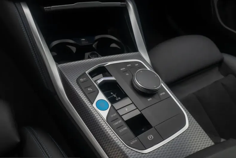 BMW i4 (Seria 4) din 2023 cu 24.878 km - oferta BMW205230 - foto 21