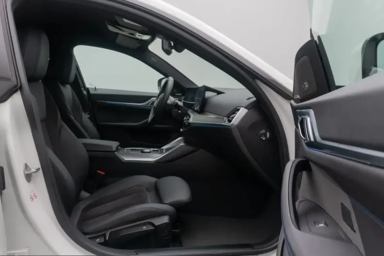 BMW i4 (Seria 4) din 2023 cu 24.878 km - oferta BMW205230 - foto 22