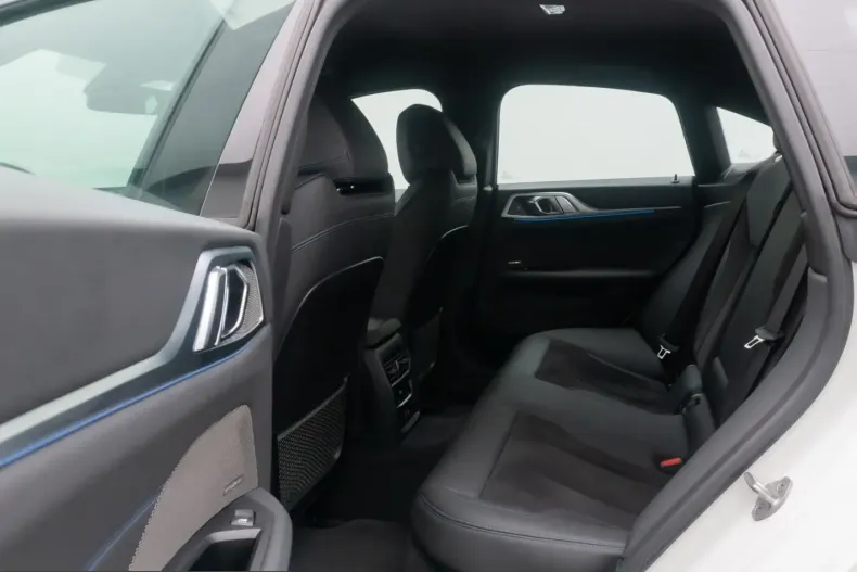 BMW i4 (Seria 4) din 2023 cu 24.878 km - oferta BMW205230 - foto 24