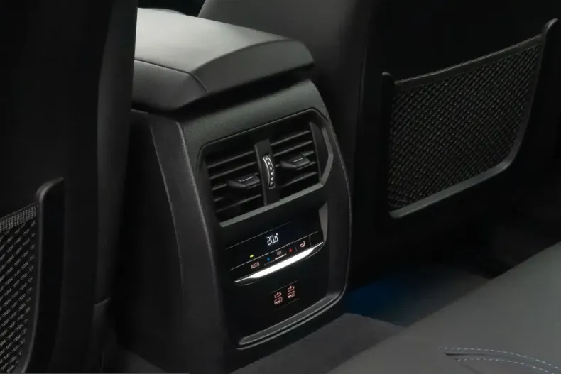 BMW i4 (Seria 4) din 2023 cu 24.878 km - oferta BMW205230 - foto 26