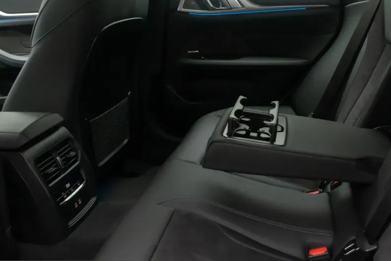 BMW i4 (Seria 4) din 2023 cu 24.878 km - oferta BMW205230 - foto 27