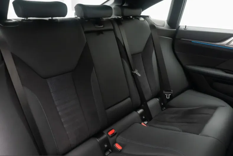 BMW i4 (Seria 4) din 2023 cu 24.878 km - oferta BMW205230 - foto 28