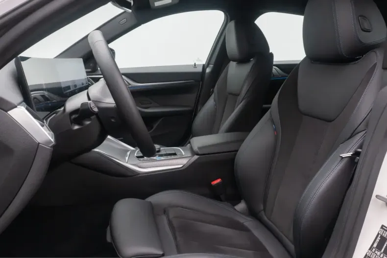 BMW i4 (Seria 4) din 2023 cu 24.878 km - oferta BMW205230 - foto 33