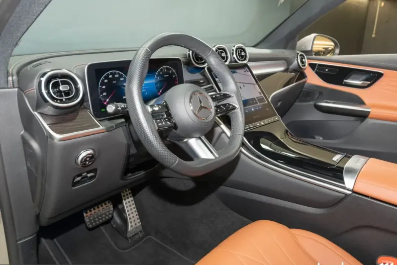 Mercedes-Benz GLC 300 (Clasa GLC) din 2023 cu 3.753 km - oferta MER205231 - foto 2