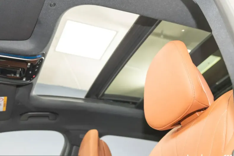 Mercedes-Benz GLC 300 (Clasa GLC) din 2023 cu 3.753 km - oferta MER205231 - foto 13