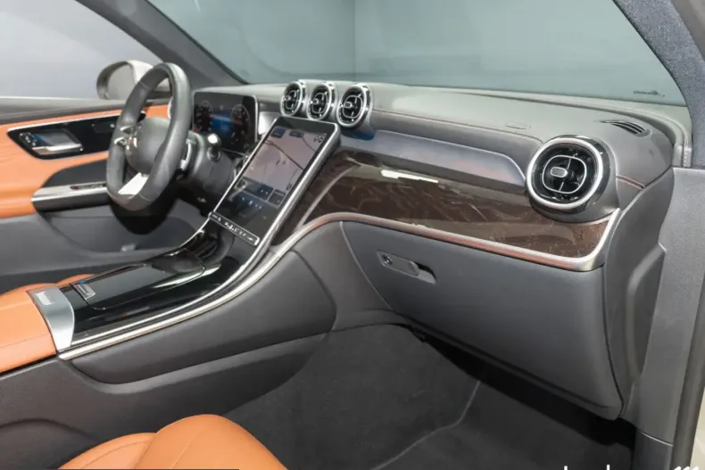 Mercedes-Benz GLC 300 (Clasa GLC) din 2023 cu 3.753 km - oferta MER205231 - foto 18