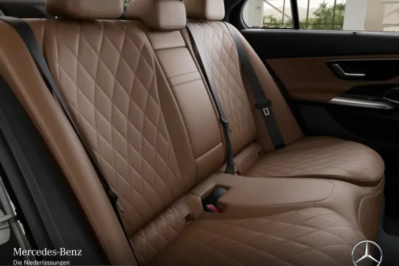 Mercedes-Benz E 400 (Clasa E) din 2025 cu 12.432 km - oferta MER205233 - foto 11