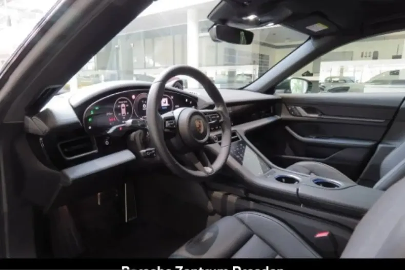 Porsche Taycan din 2025 cu 30.500 km - oferta POR205235 - foto 4