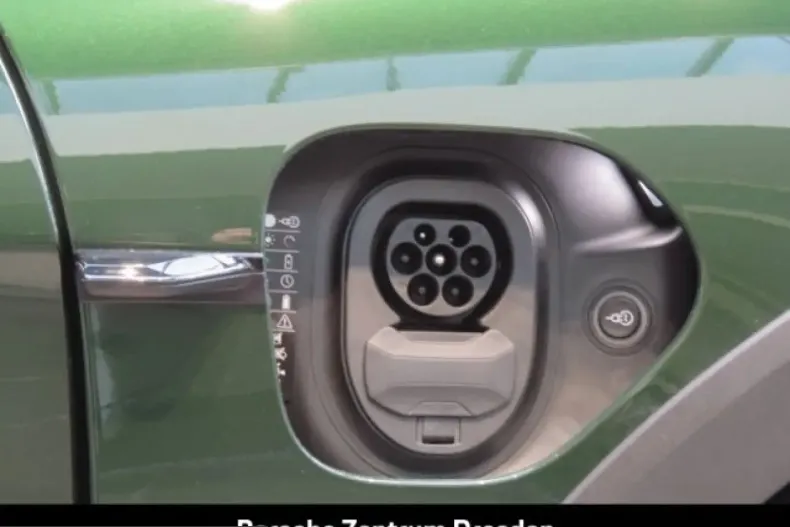 Porsche Taycan din 2025 cu 30.500 km - oferta POR205235 - foto 29