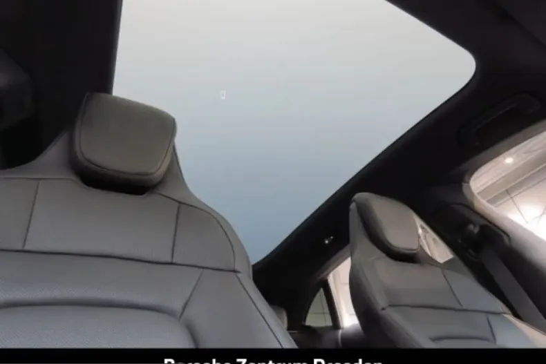 Porsche Taycan din 2025 cu 30.500 km - oferta POR205235 - foto 30