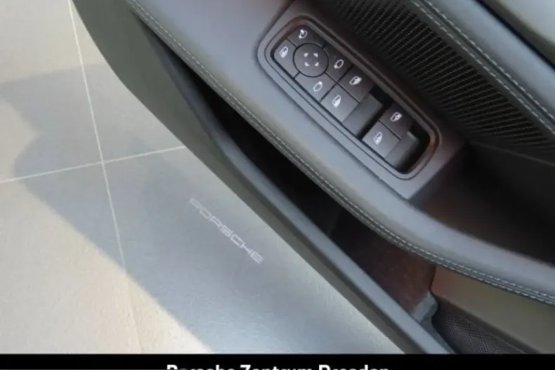 Porsche Taycan din 2025 cu 30.500 km - oferta POR205235 - foto 34