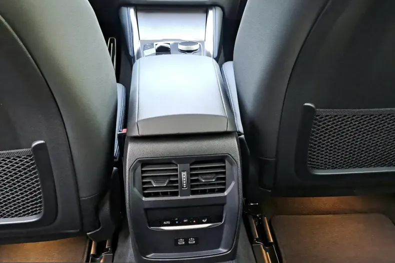 BMW i4 (Seria 4) din 2023 cu 11.345 km - oferta BMW205237 - foto 15