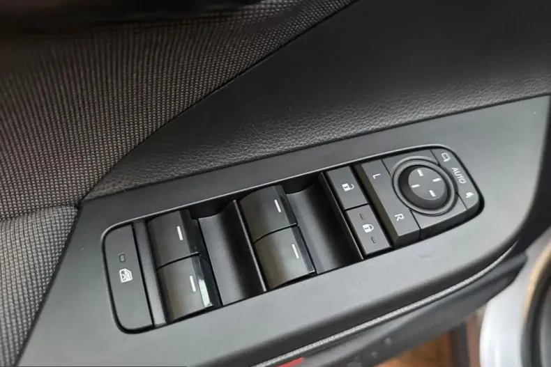 Toyota C-HR din 2025 cu 19.080 km - oferta TOY205247 - foto 14