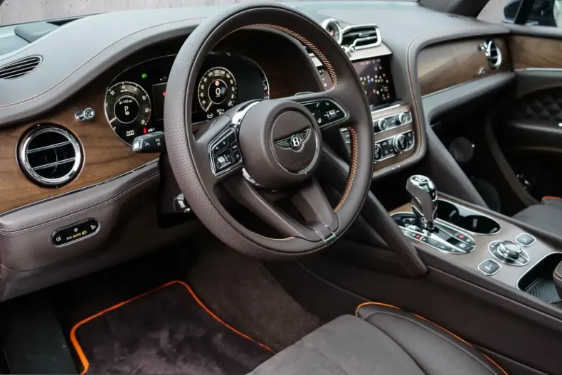 Bentley Bentayga din 2025 cu 8.200 km - oferta BEN205248 - foto 2