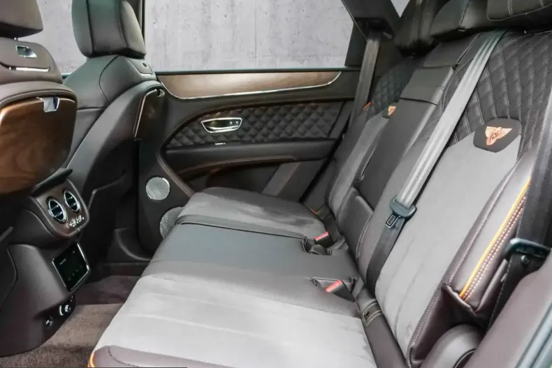 Bentley Bentayga din 2025 cu 8.200 km - oferta BEN205248 - foto 14