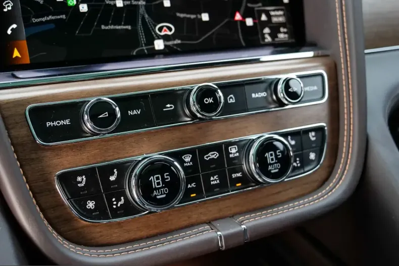 Bentley Bentayga din 2025 cu 8.200 km - oferta BEN205248 - foto 22