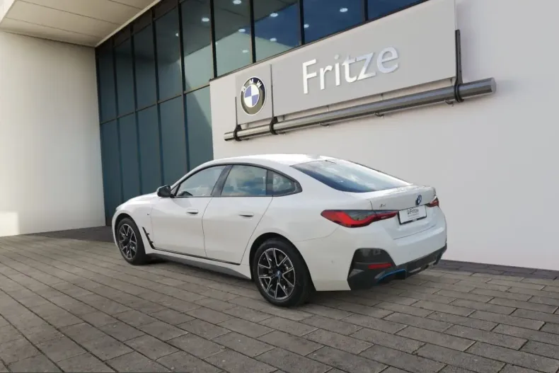 BMW i4 (Seria 4) din 2023 cu 33.504 km - oferta BMW205249 - foto 4