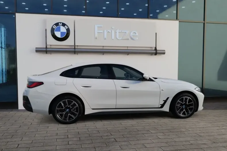 BMW i4 (Seria 4) din 2023 cu 33.504 km - oferta BMW205249 - foto 7