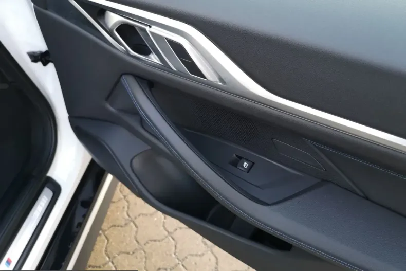 BMW i4 (Seria 4) din 2023 cu 33.504 km - oferta BMW205249 - foto 19