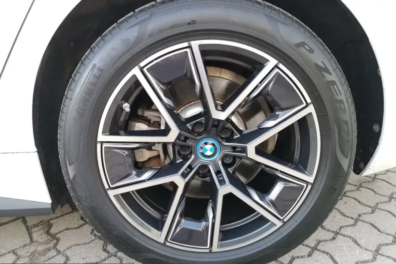 BMW i4 (Seria 4) din 2023 cu 33.504 km - oferta BMW205249 - foto 22