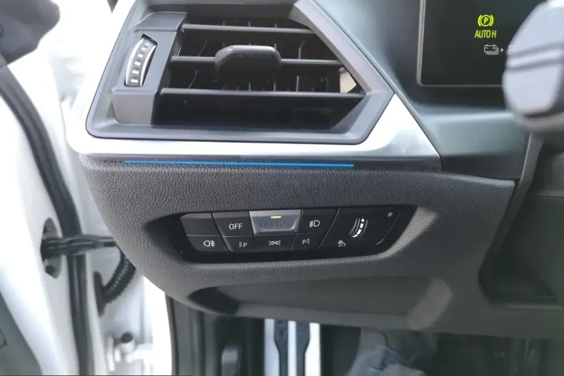 BMW i4 (Seria 4) din 2023 cu 33.504 km - oferta BMW205249 - foto 25