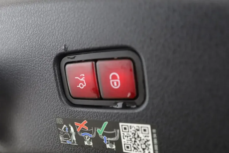 Mercedes-Benz CLE 300 (Clasa CLE) din 2025 cu 5.584 km - oferta MER205259 - foto 22