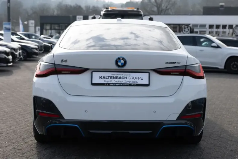 BMW i4 (Seria 4) din 2023 cu 22.728 km - oferta BMW205268 - foto 4