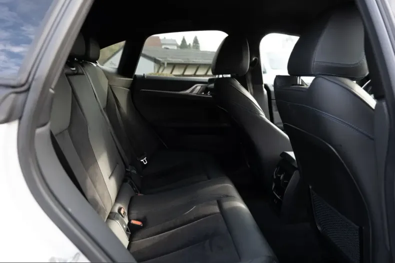 BMW i4 (Seria 4) din 2023 cu 22.728 km - oferta BMW205268 - foto 7