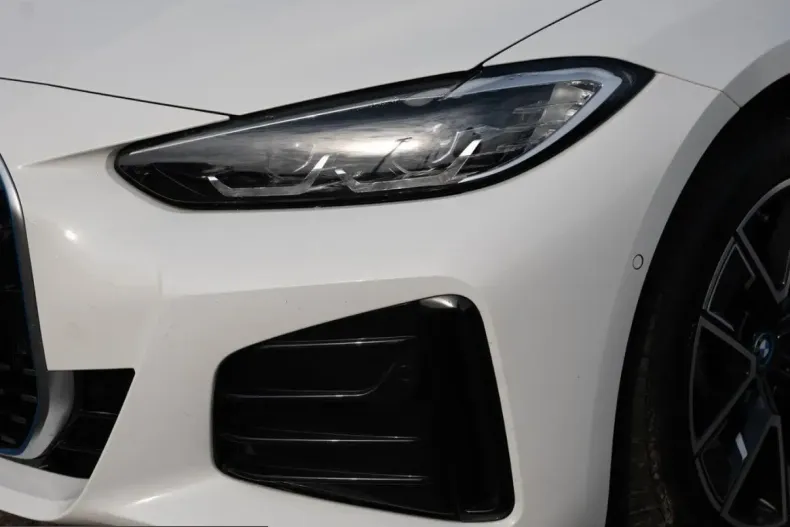 BMW i4 (Seria 4) din 2023 cu 22.728 km - oferta BMW205268 - foto 24