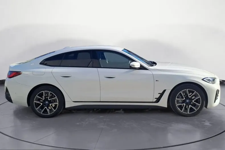 BMW i4 (Seria 4) din 2023 cu 12.510 km - oferta BMW205269 - foto 5