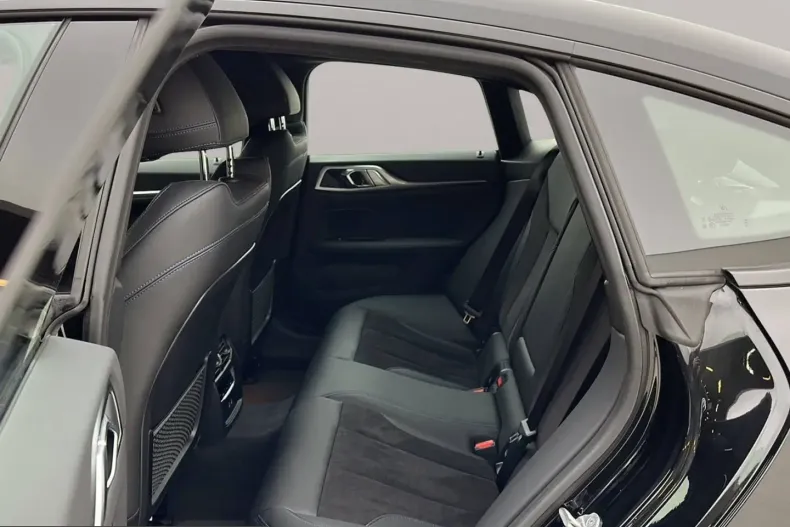 BMW i4 (Seria 4) din 2023 cu 26.195 km - oferta BMW205270 - foto 13