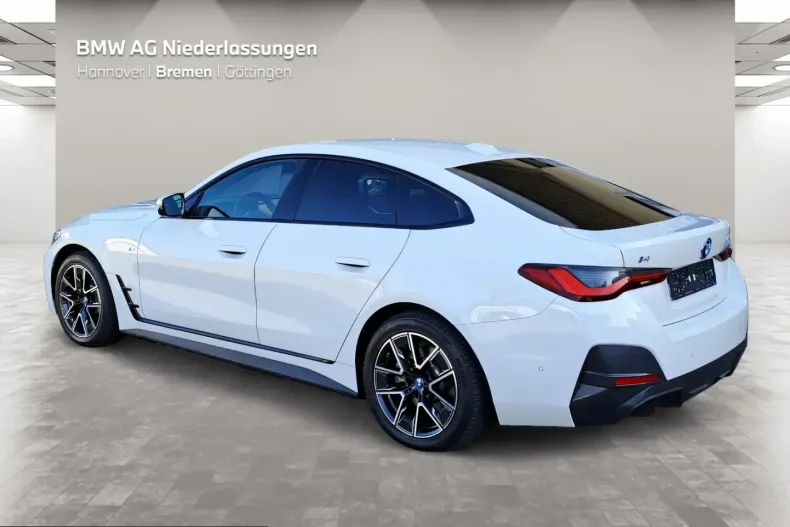 BMW i4 (Seria 4) din 2023 cu 16.528 km - oferta BMW205271 - foto 2