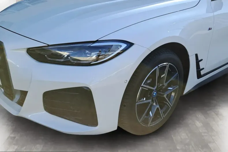 BMW i4 (Seria 4) din 2023 cu 16.528 km - oferta BMW205271 - foto 8