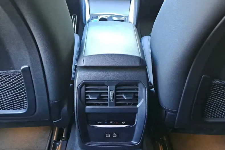 BMW i4 (Seria 4) din 2023 cu 16.528 km - oferta BMW205271 - foto 15